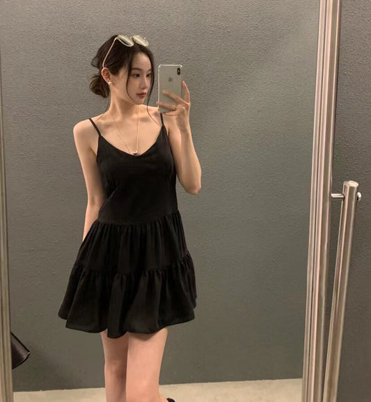 V領吊帶娃娃裙