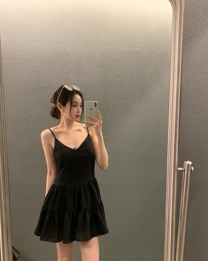 V領吊帶娃娃裙