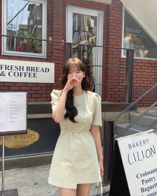 泡泡袖不規則連身裙