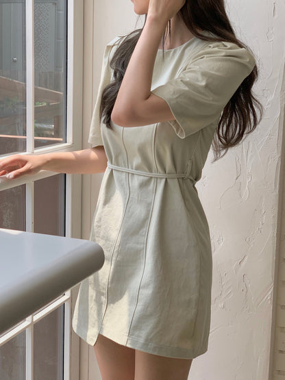 泡泡袖不規則連身裙