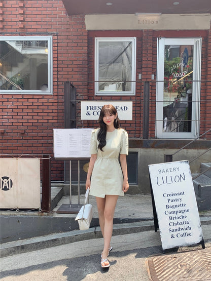 泡泡袖不規則連身裙