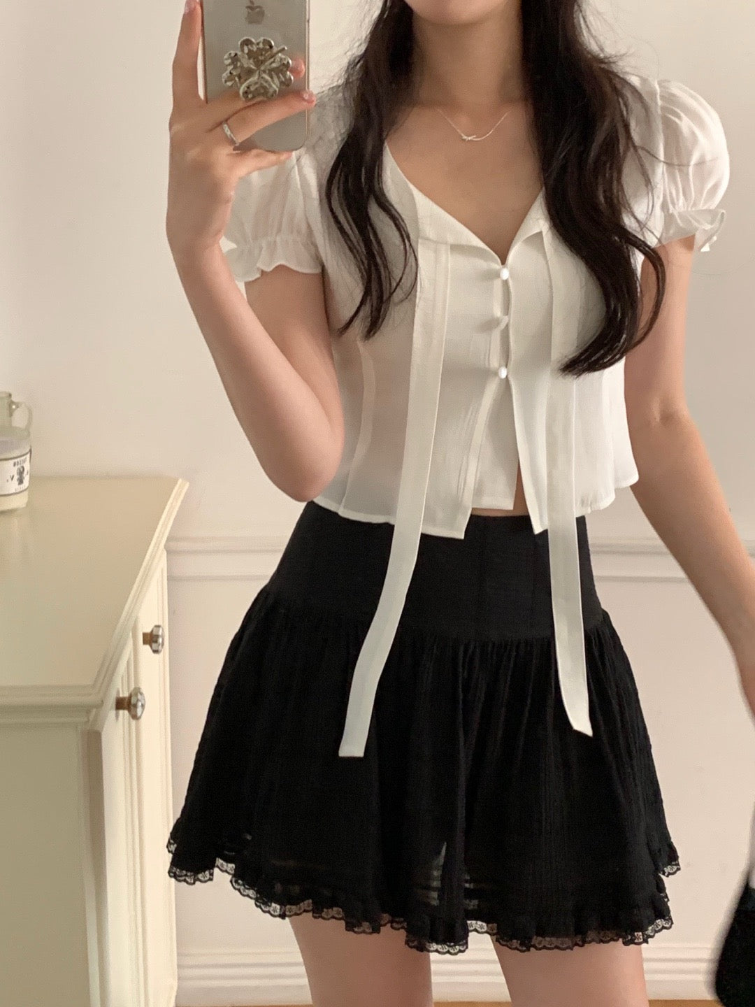 泡泡袖木耳邊恤衫