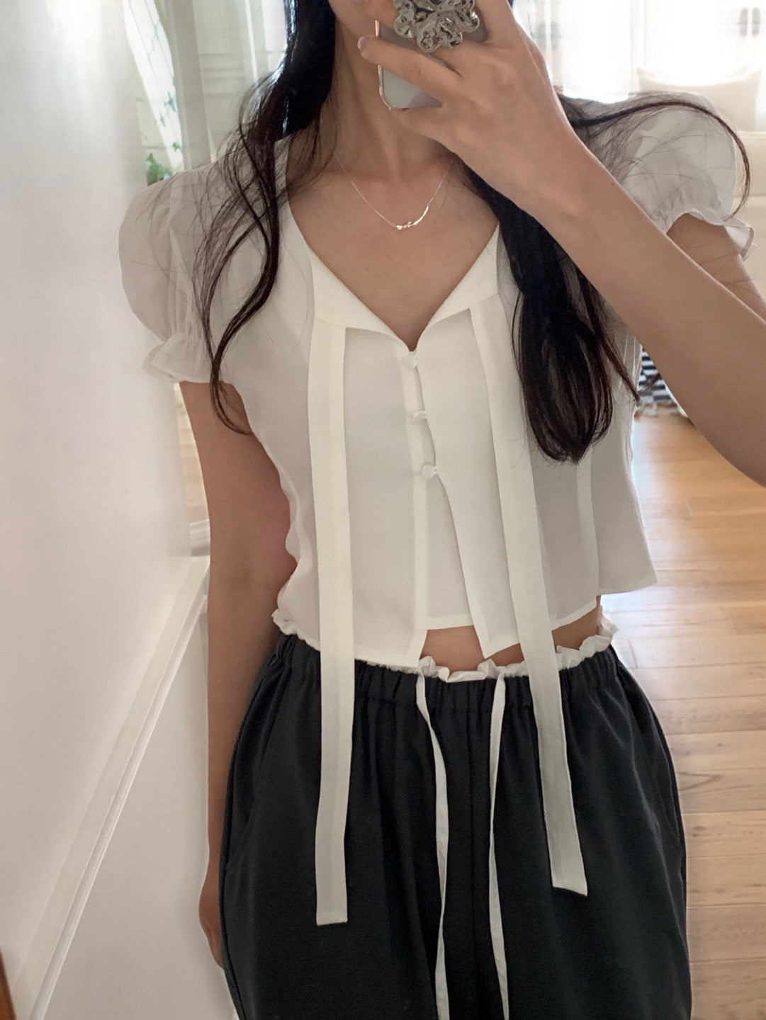 泡泡袖木耳邊恤衫