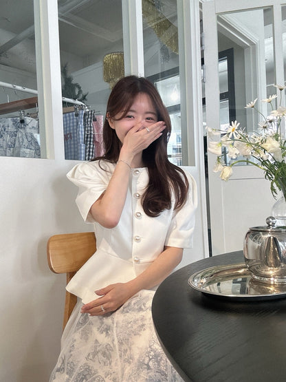 圓領單排扣收腰短袖小外套