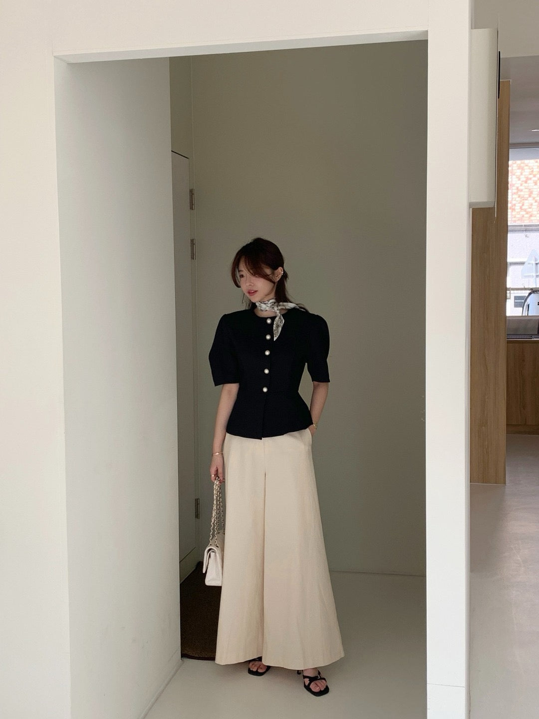 圓領單排扣收腰短袖小外套