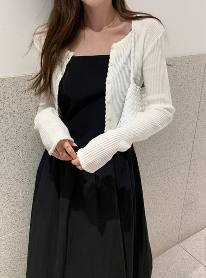 設計感露背吊帶連身裙