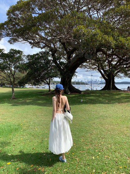 設計感露背吊帶連身裙