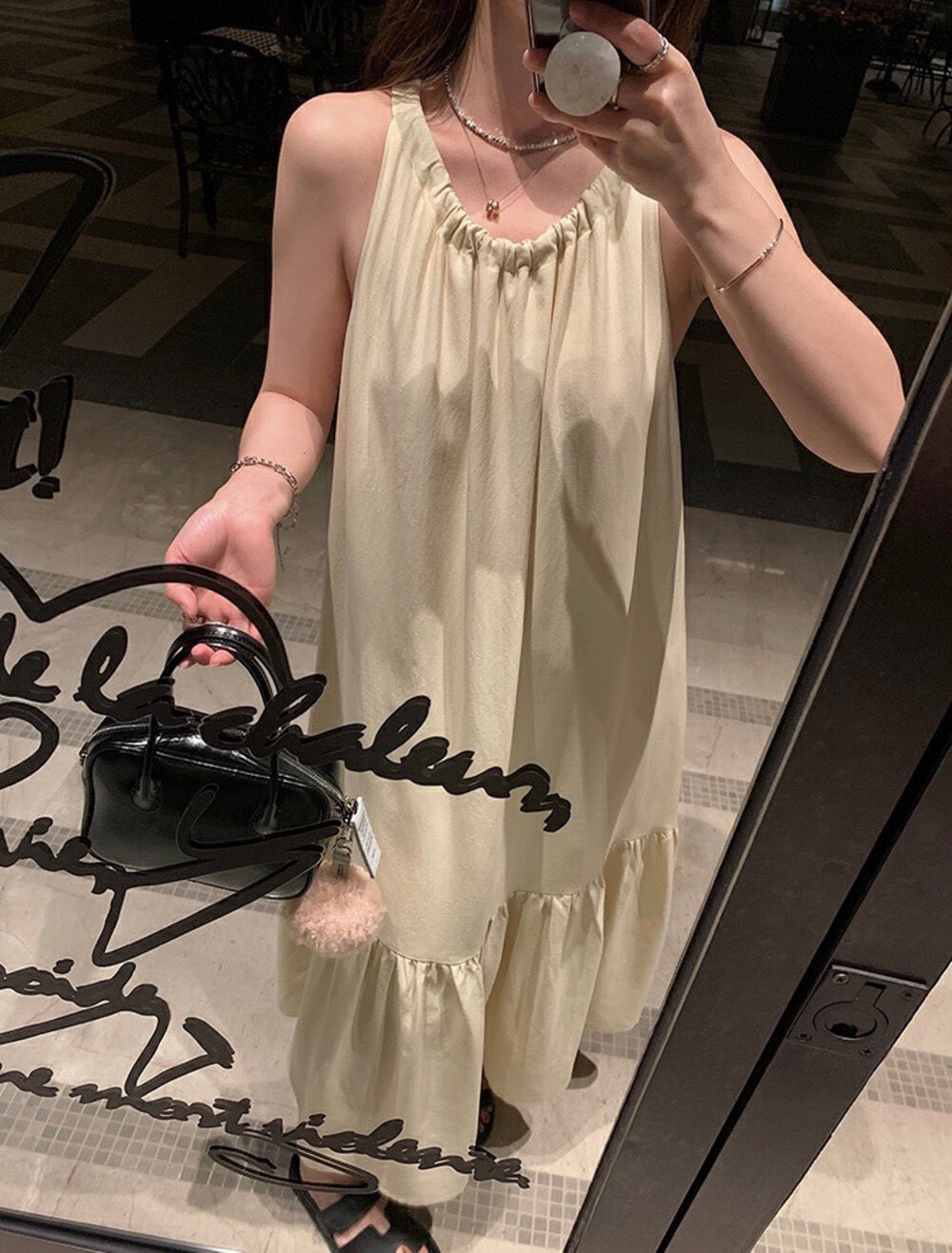 溫柔褶皺掛脖連身裙