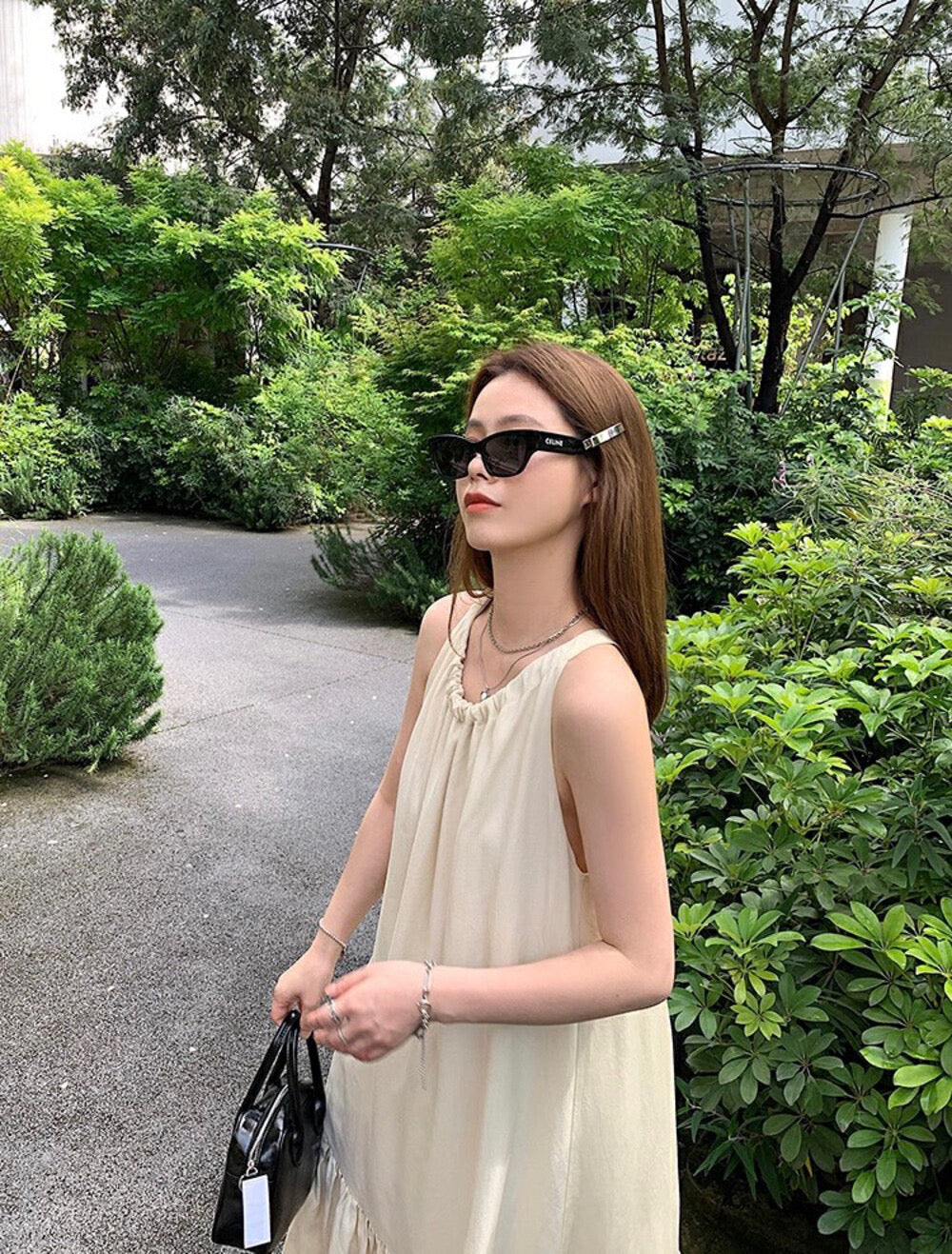 溫柔褶皺掛脖連身裙