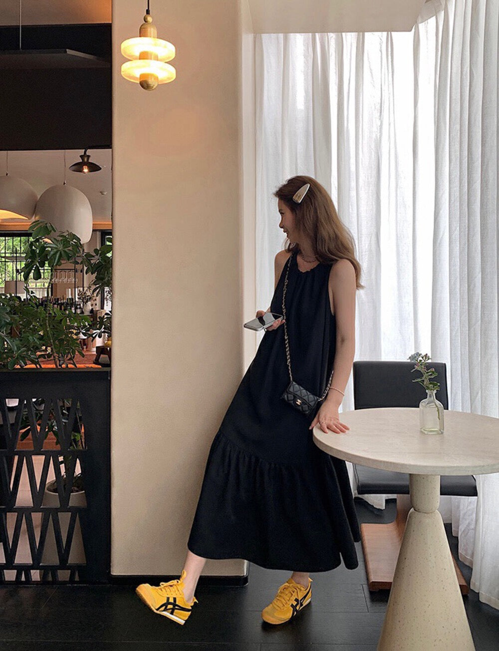 溫柔褶皺掛脖連身裙