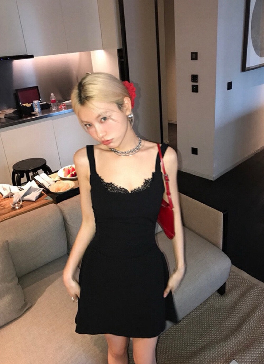 蕾絲花邊收腰吊帶裙