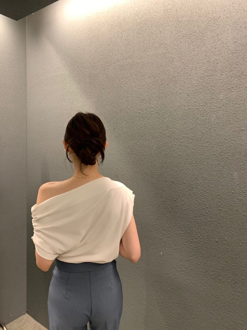 法式斜肩顯瘦top