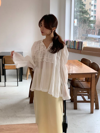 蕾絲花邊喇叭袖恤衫