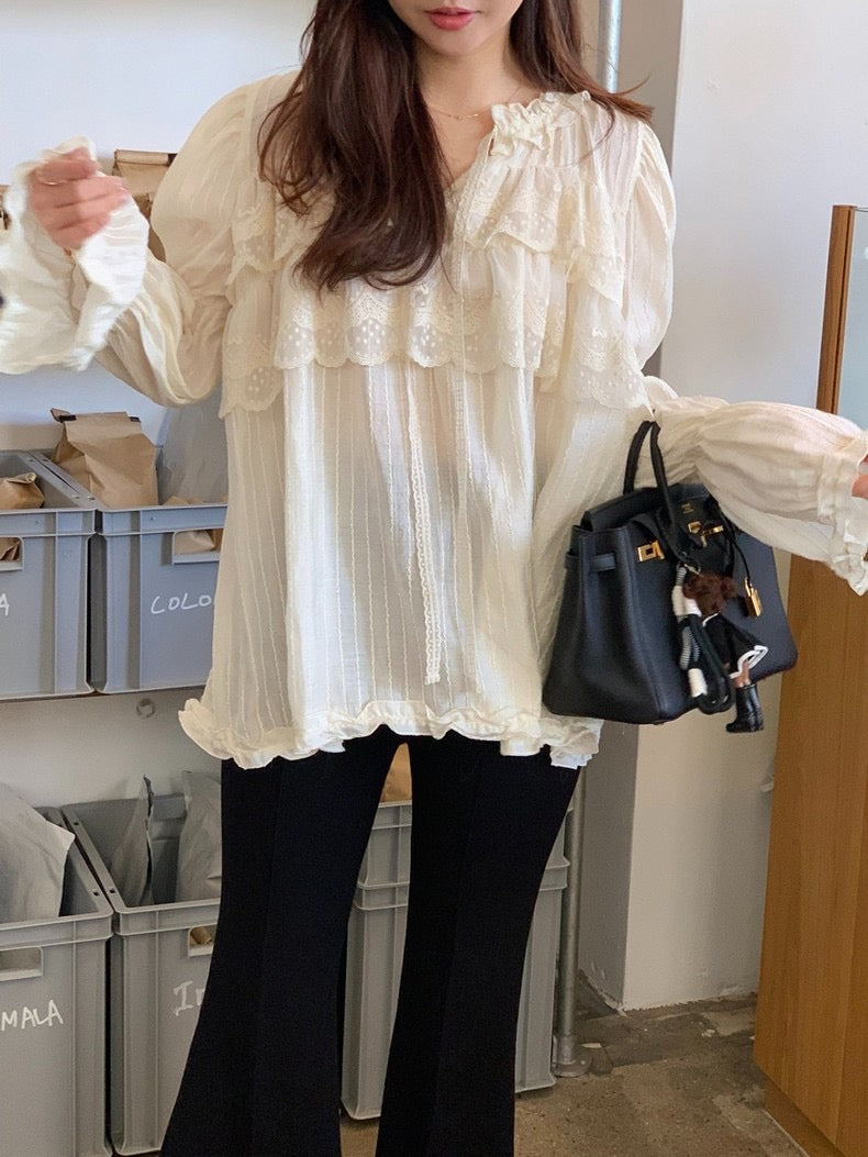 蕾絲花邊喇叭袖恤衫