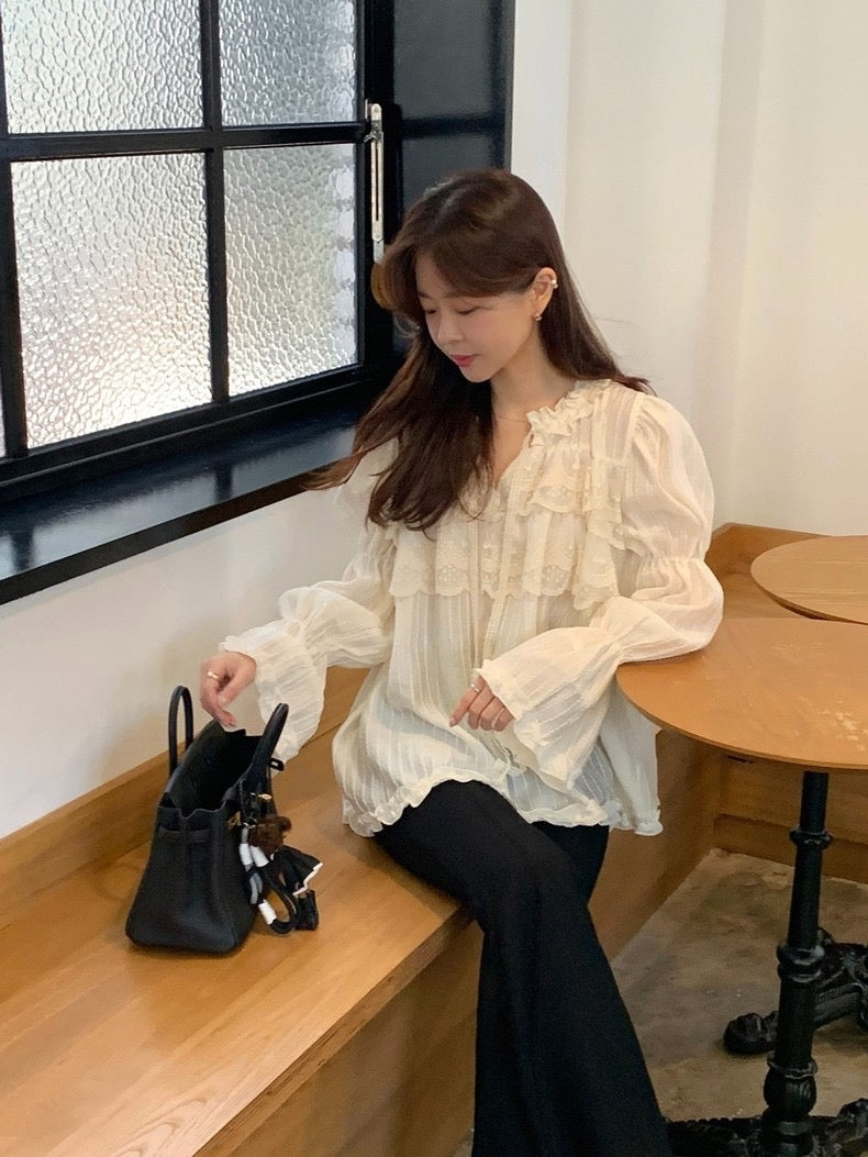 蕾絲花邊喇叭袖恤衫