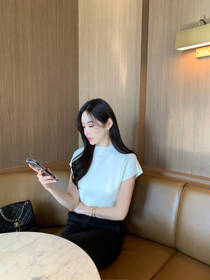 Minimalist Slim-Fit Knitted Top with Stand Collar