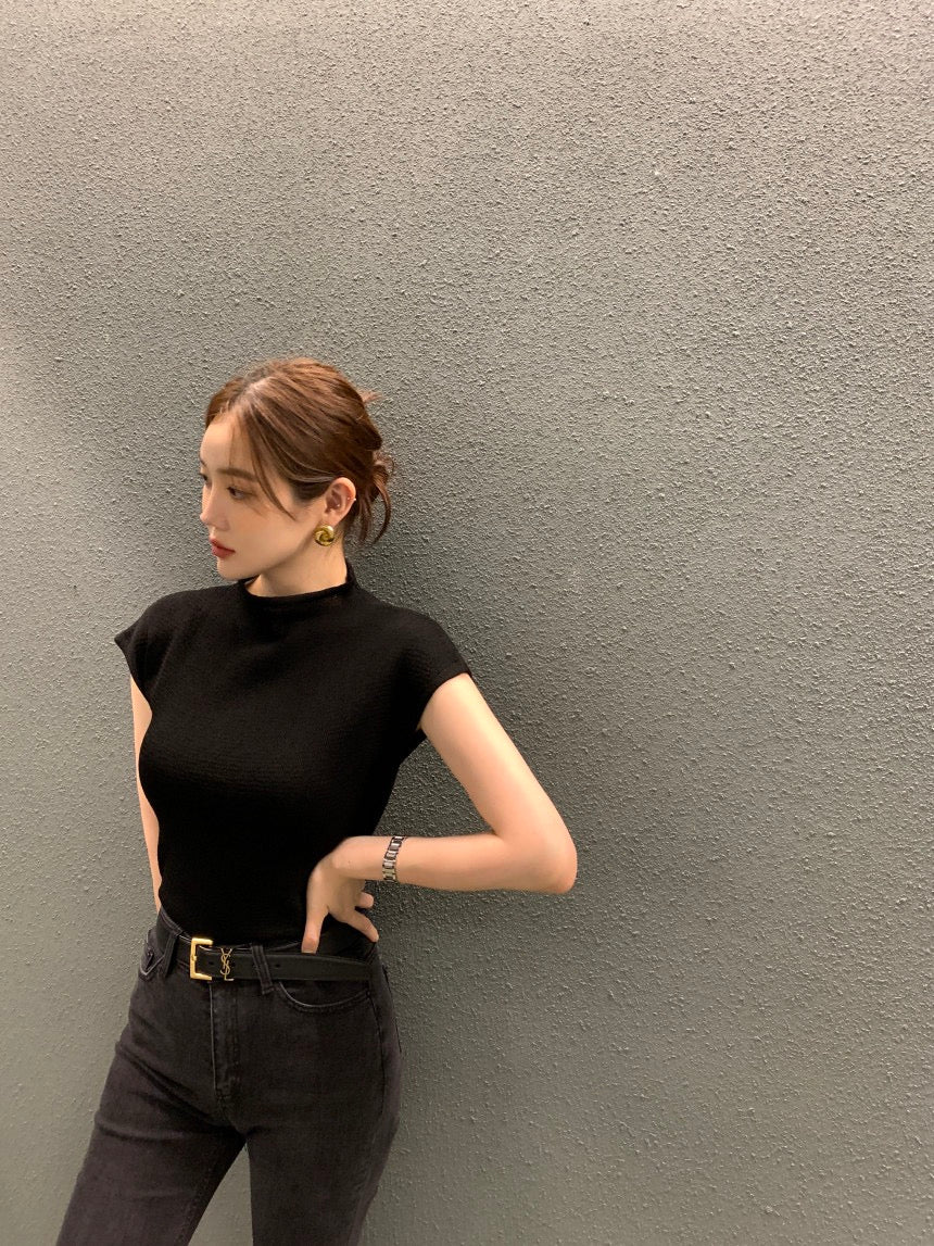 Minimalist Slim-Fit Knitted Top with Stand Collar