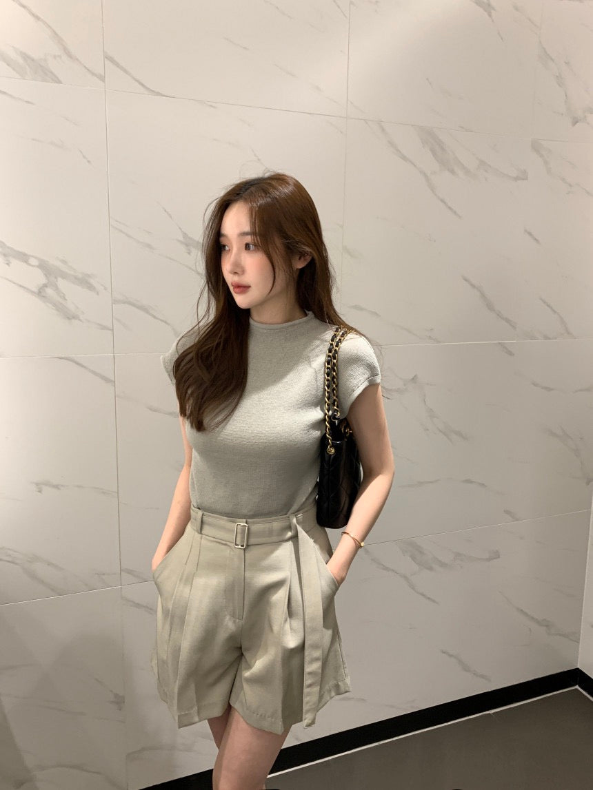 Minimalist Slim-Fit Knitted Top with Stand Collar