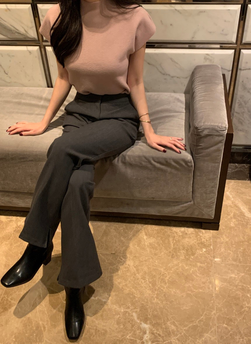 Minimalist Slim-Fit Knitted Top with Stand Collar