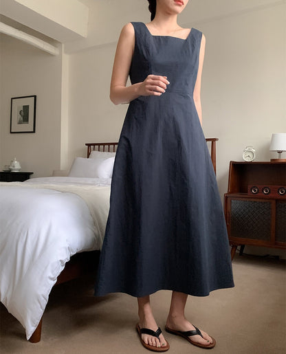 簡約收腰無袖立體感連身裙