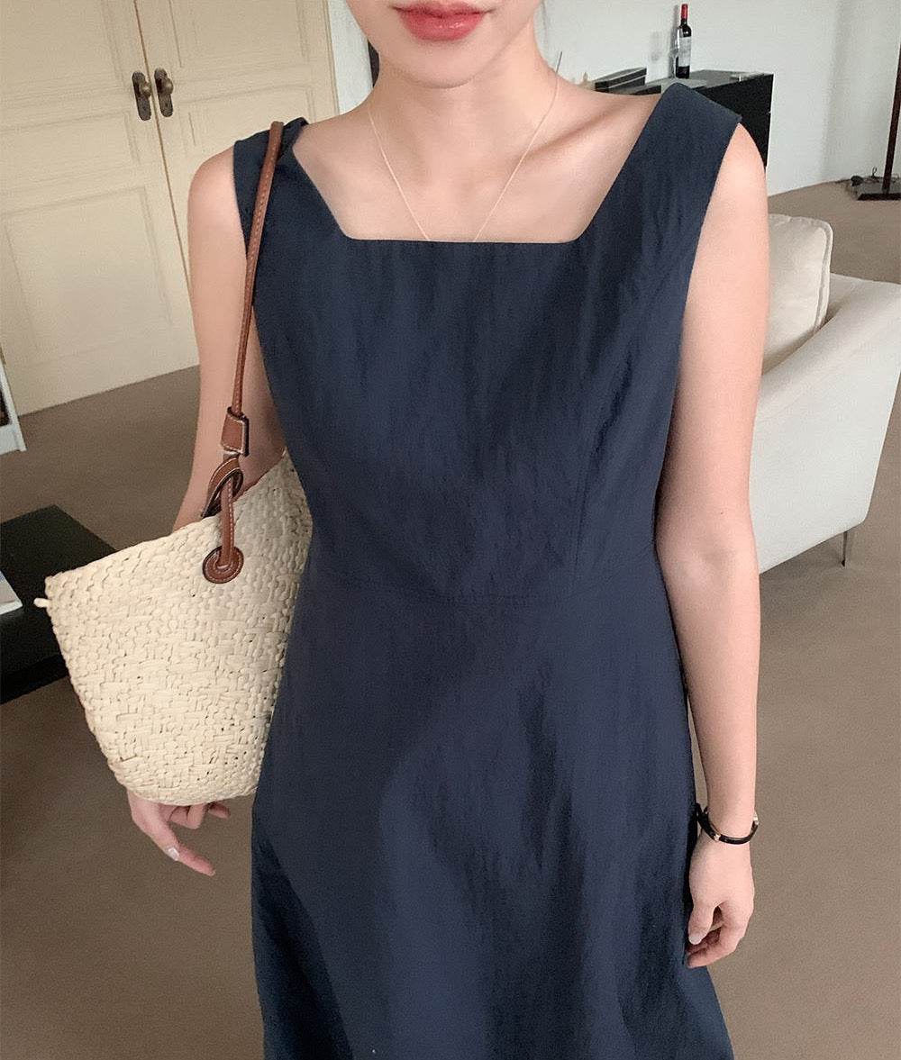 簡約收腰無袖立體感連身裙