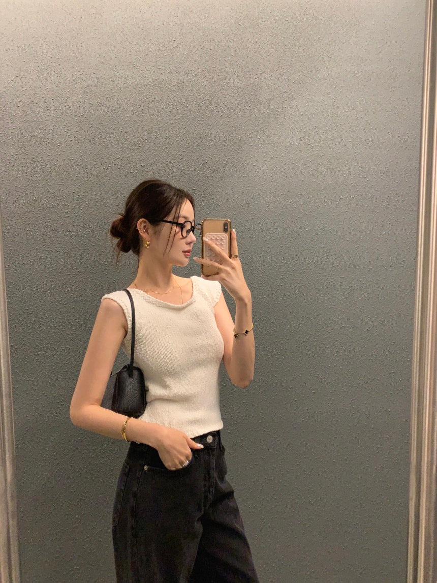 Backless Tie-Knit Top