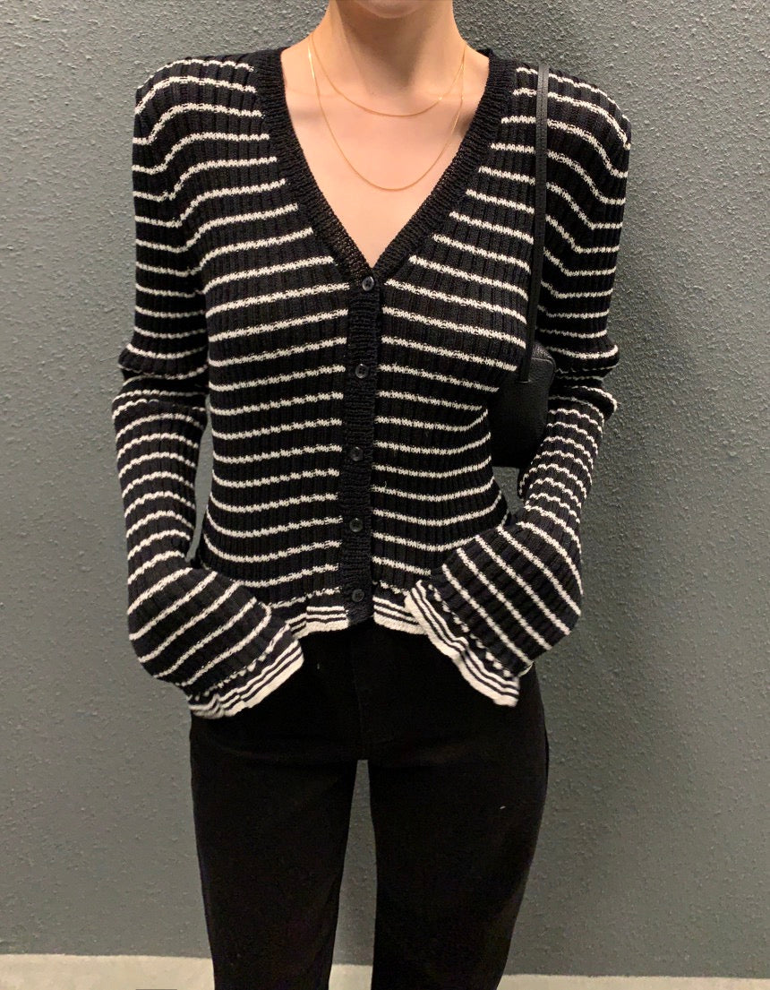 V領木耳邊撞色條紋top