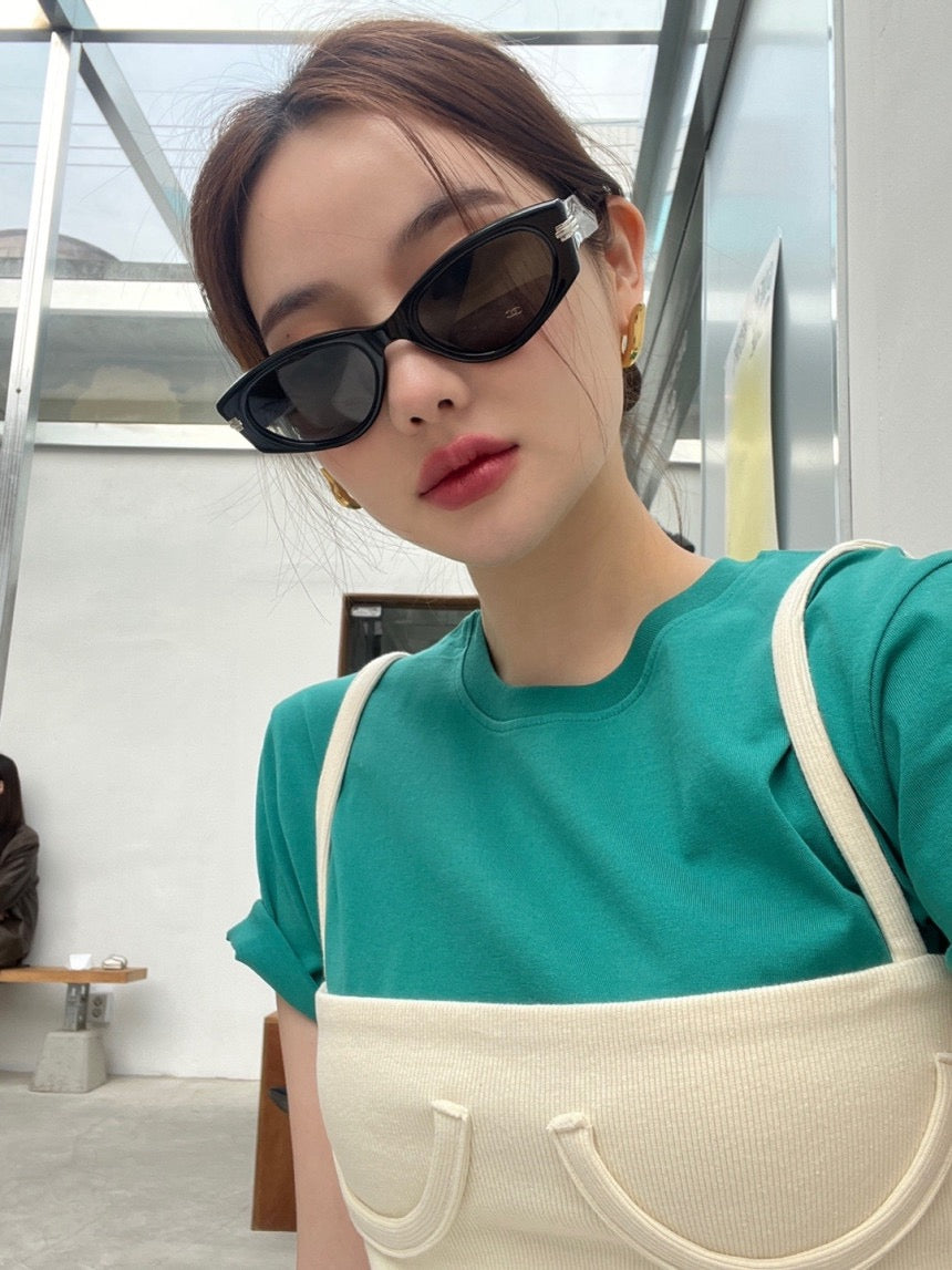 純色短袖T恤+小吊帶set