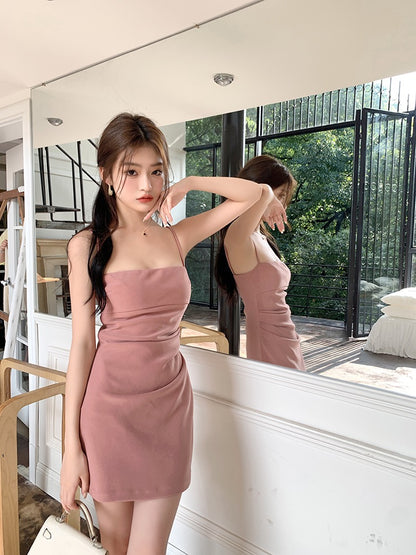 褶皺收腰吊帶裙