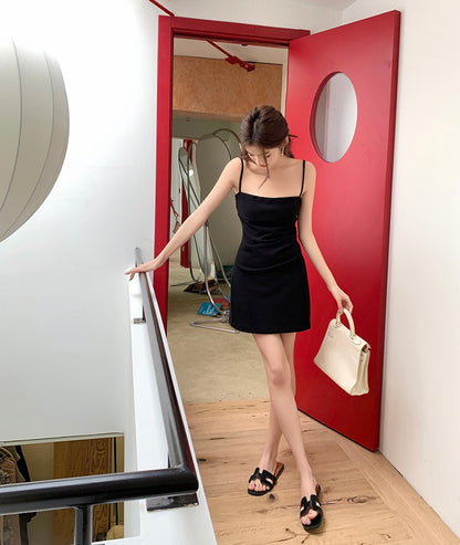 褶皺收腰吊帶裙