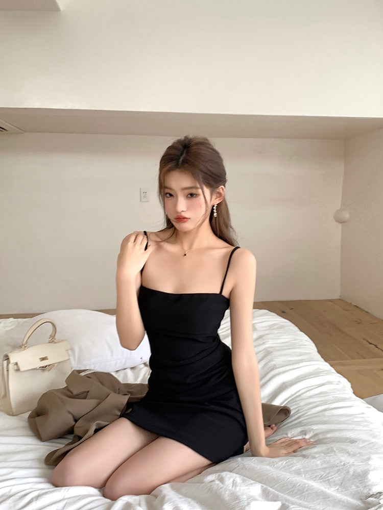 褶皺收腰吊帶裙