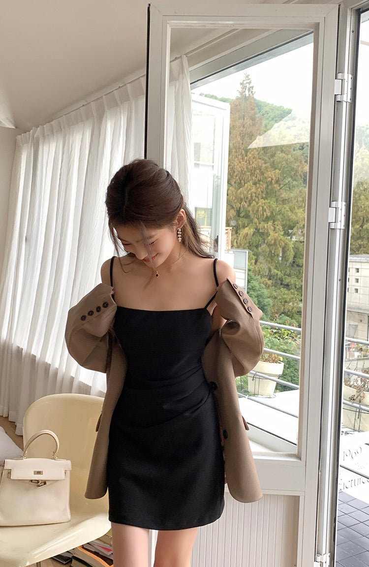 褶皺收腰吊帶裙