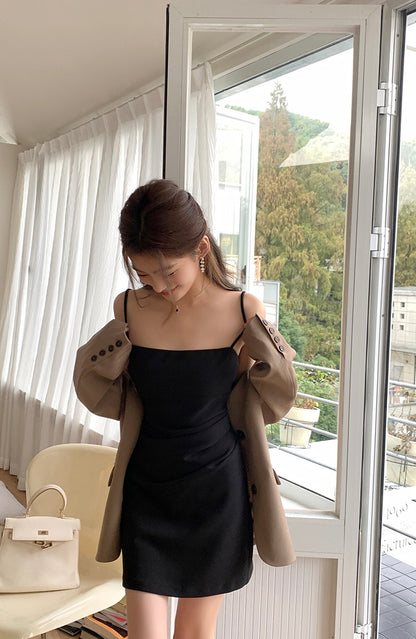 褶皺收腰吊帶裙