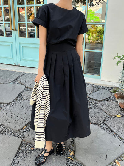 圓領壓褶收腰連身裙