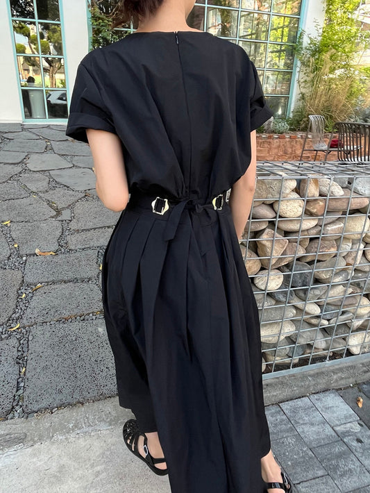 圓領壓褶收腰連身裙