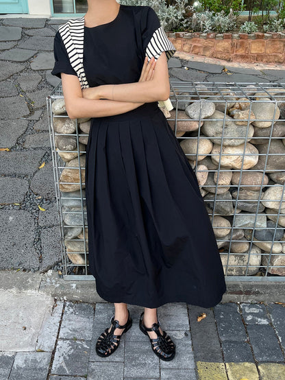 圓領壓褶收腰連身裙