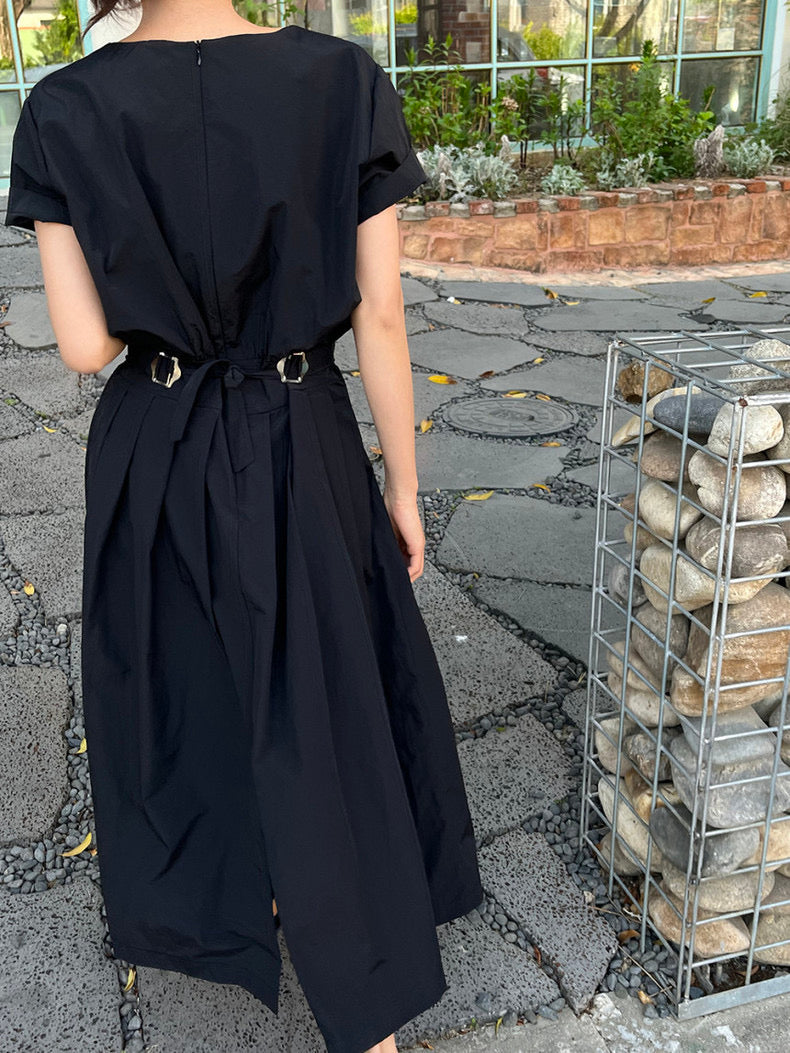 圓領壓褶收腰連身裙