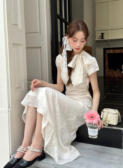 系帶蝴蝶結刺繡提花連身裙