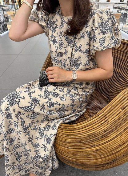 優雅印花A字泡泡袖連身裙