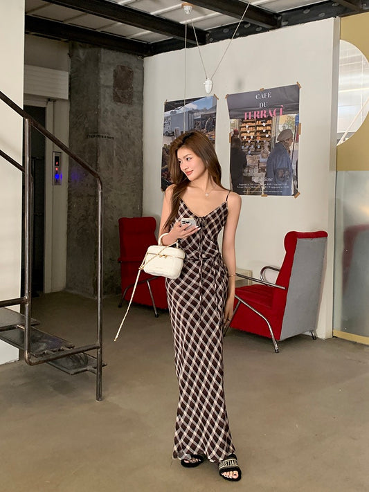 法式V領格子吊帶裙