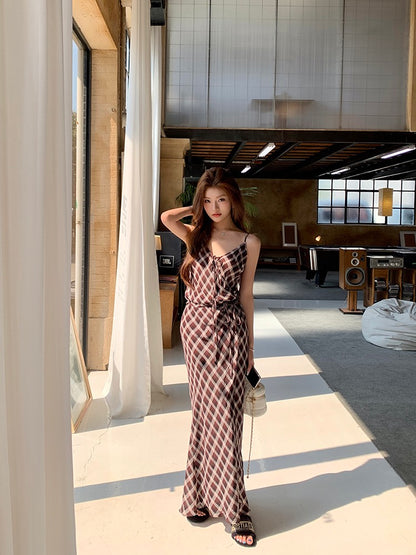 法式V領格子吊帶裙