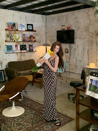 法式V領格子吊帶裙