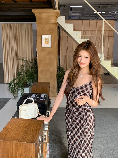 法式V領格子吊帶裙