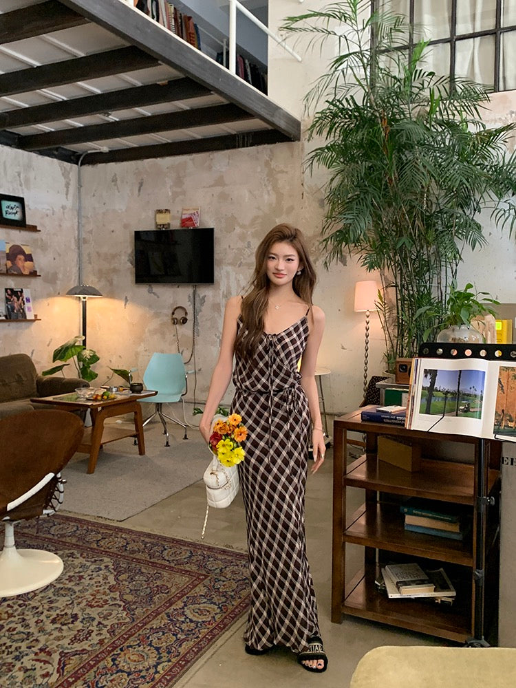 法式V領格子吊帶裙