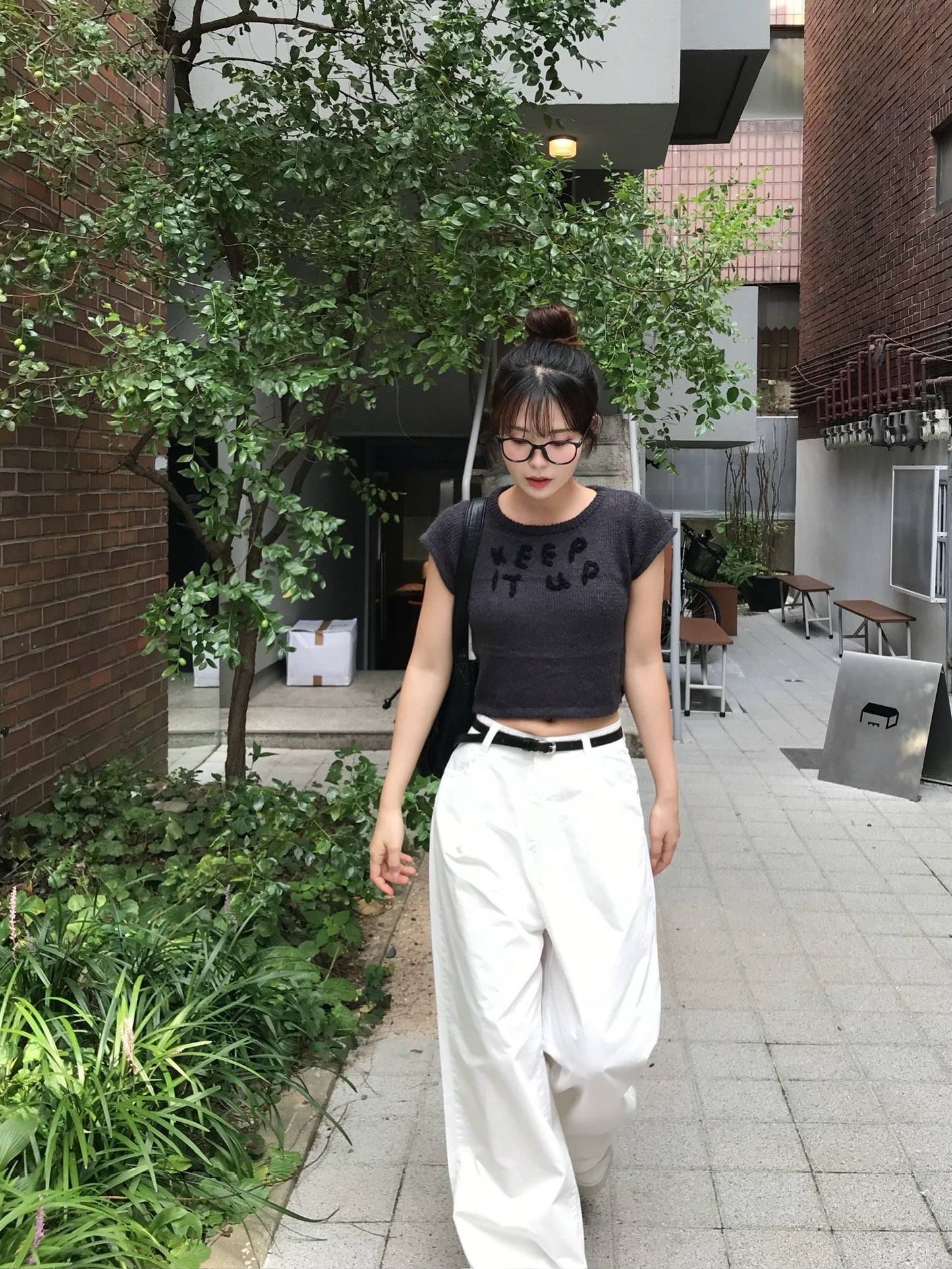 鉤花刺繡針織top