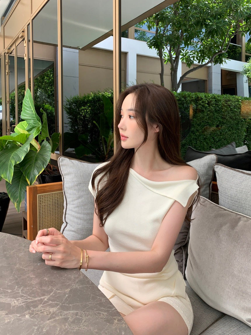 Asymmetrical Neckline Off-Shoulder Side Ruched Knit Top