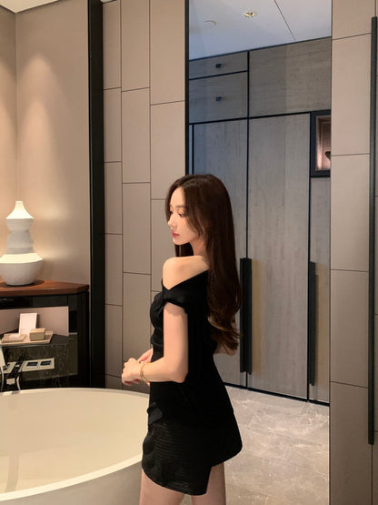 Asymmetrical Neckline Off-Shoulder Side Ruched Knit Top