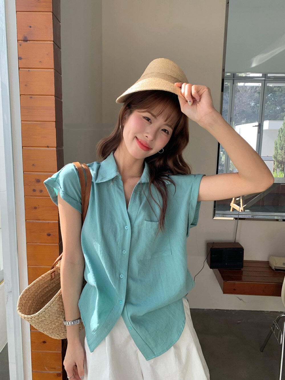 万能な質感のコットンリネンシャツ