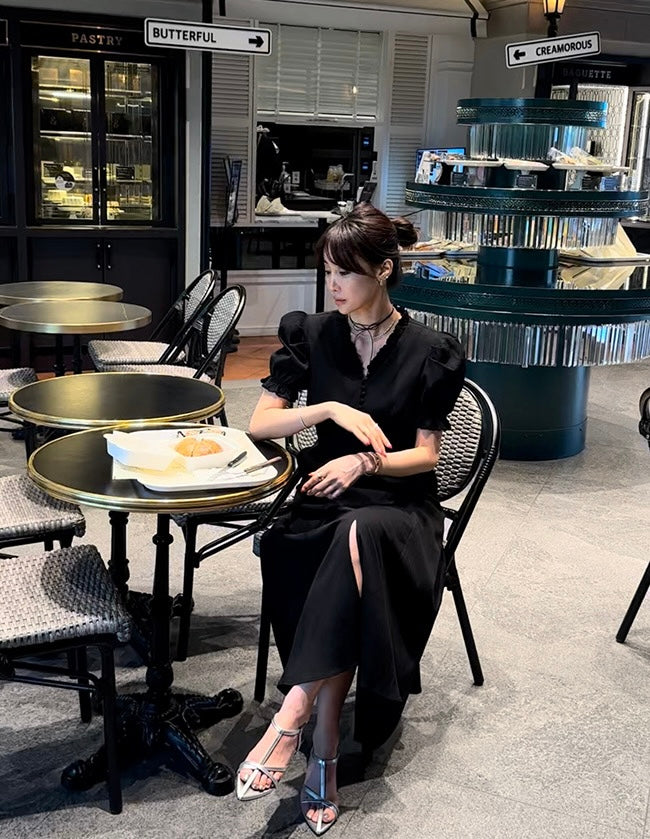 Vネックフリルスリットワンピース