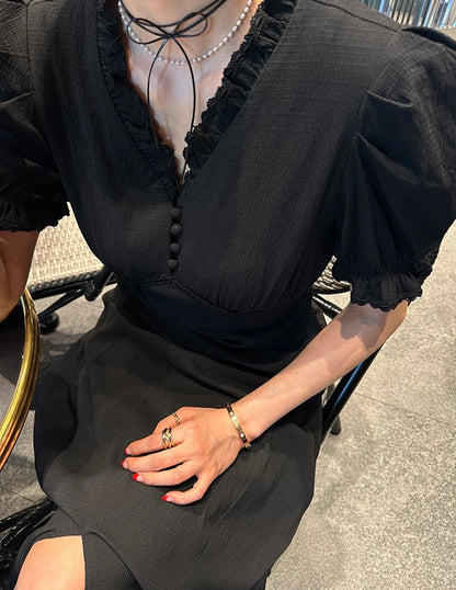 Vネックフリルスリットワンピース